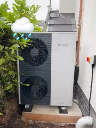 Rain rain go away, come again another day… boiler plant room 👌#valliant #valliantboiler #plantroomgoals #plantroomofinsta #letskeepwarm #winterishere #cardiffplumber #valeofglamorganplumber #buildersofinsta